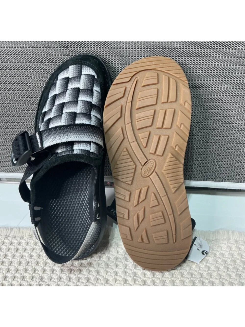 Chaco Canyon Woven Clog - Fade Black/White Men's Size 10 Adjustable Sandals